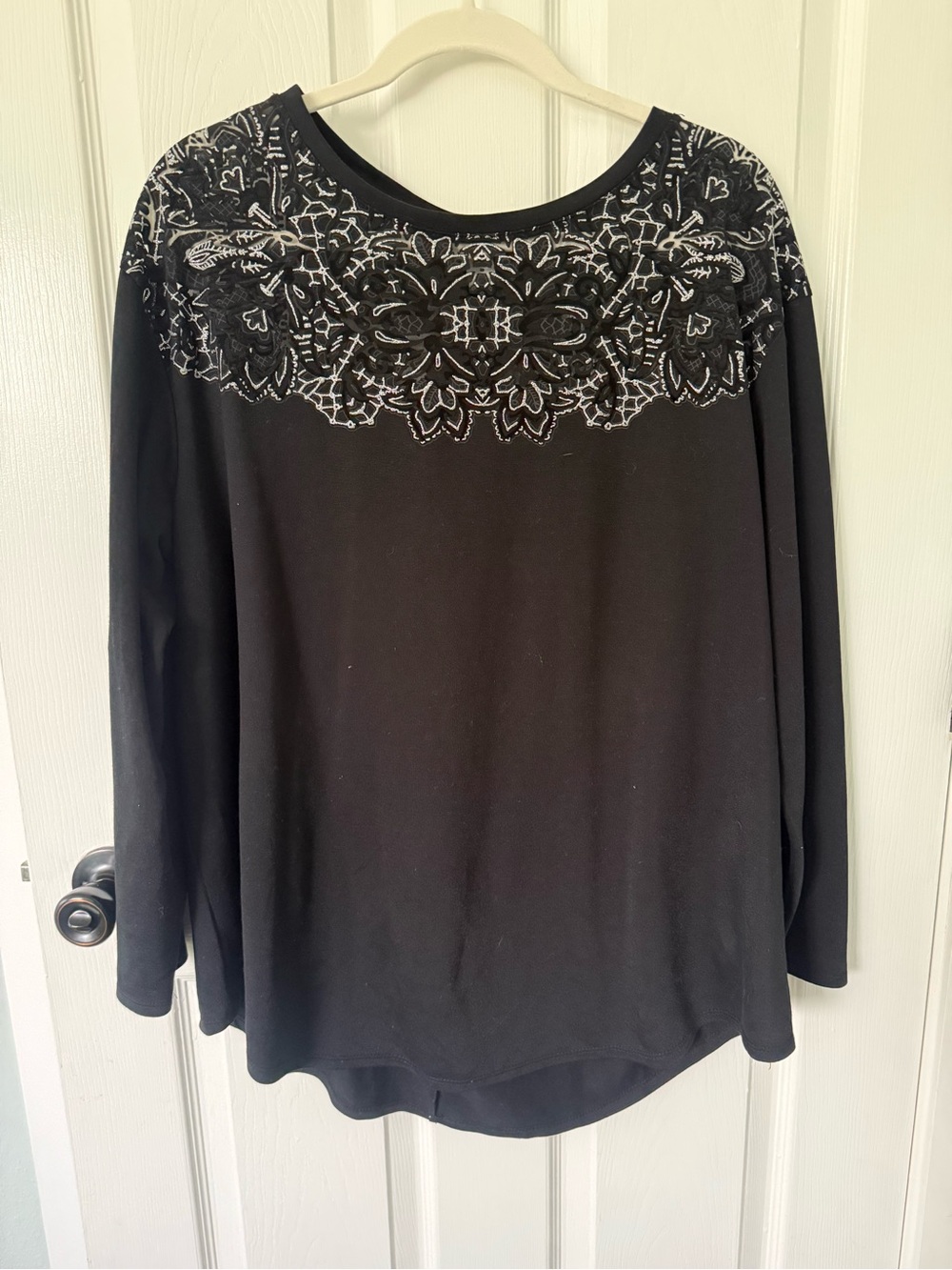 Ava & Viv Silver Lace Design Long Sleeve | 1X